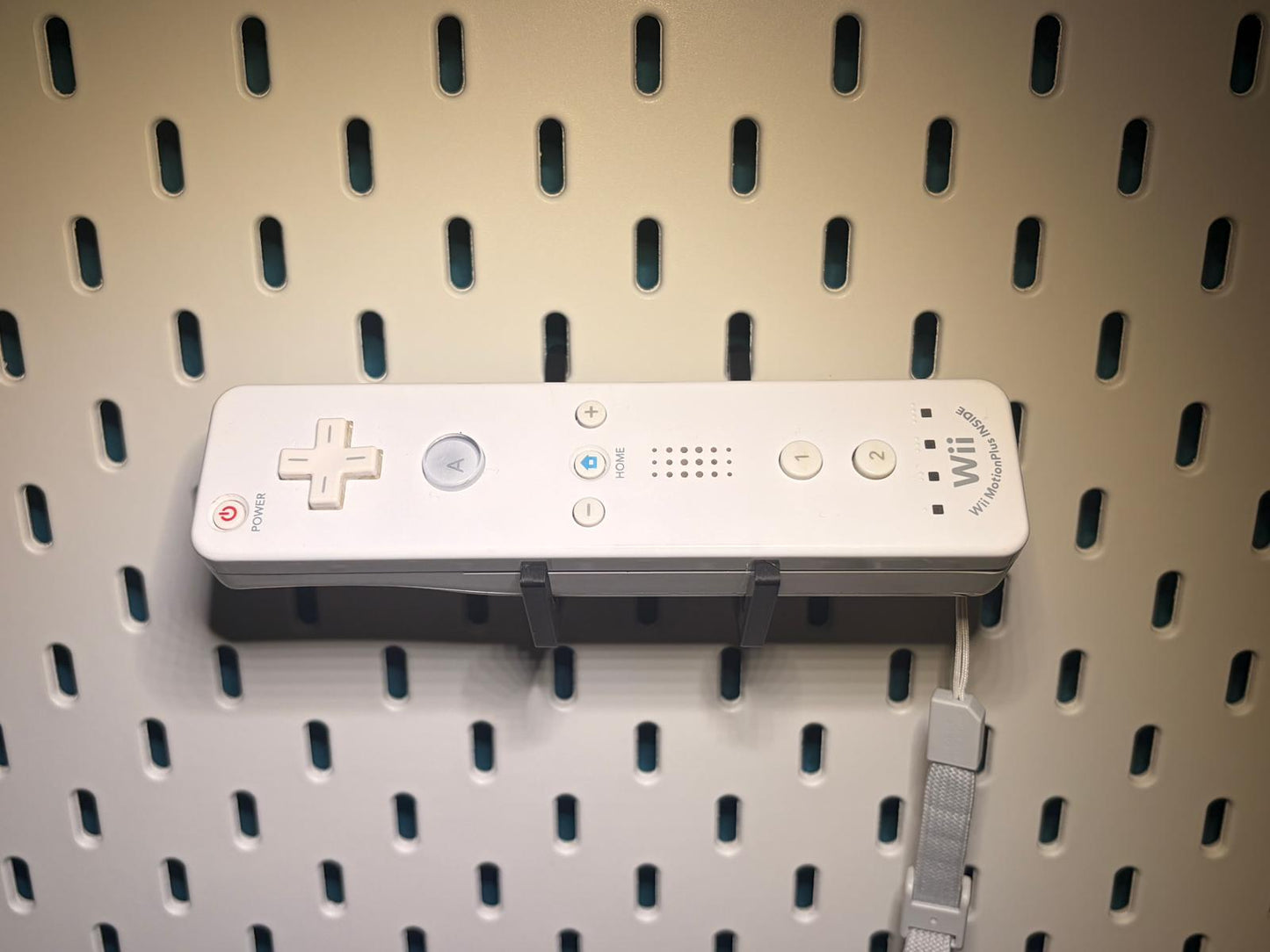 Controller Halterung kompatibel mit IKEA Skadis Lochwand | Universal für Controller der meisten Marken | Gaming Setup Zubehör & Organisation