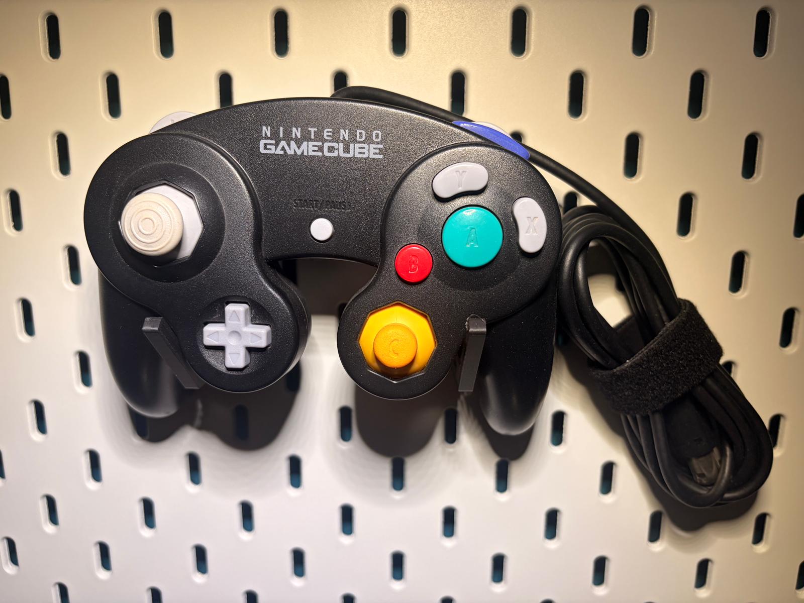 Controller Halterung kompatibel mit IKEA Skadis Lochwand | Universal für Controller der meisten Marken | Gaming Setup Zubehör & Organisation
