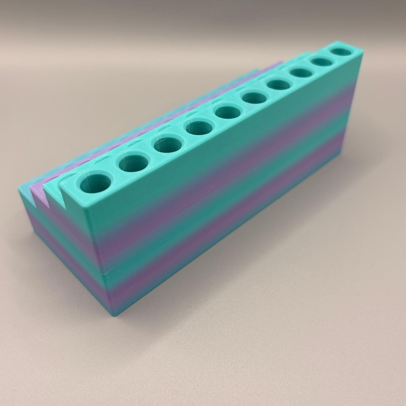 Sonderfarbe | platzsparender Stiftehalter kompatibel mit Legami Stifte | radierbare Legami Stifte | für 40 Stifte | Gradient Türkis Lila