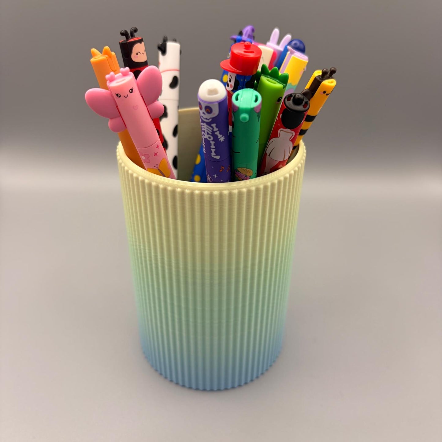 Stiftehalter grobe Rippen Pastell Regenbogen – Kompatibel mit Legami – Personalisierter Stiftebecher 3D Druck – Schreibtisch Organizer