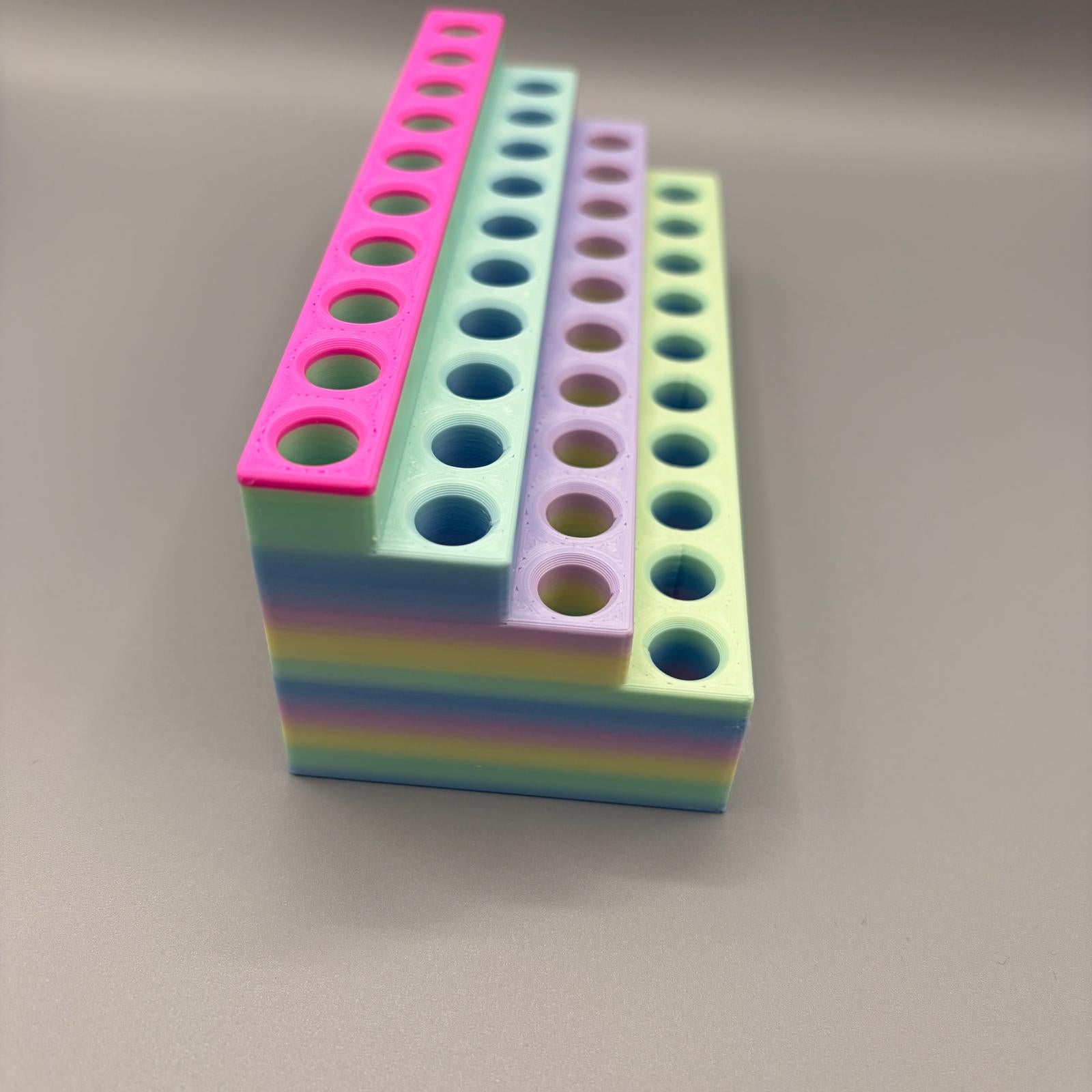 Sonderfarbe | platzsparender Stiftehalter kompatibel mit Legami Stifte | radierbare Legami Stifte | für 40 Stifte | Farbe Cake + Rosa