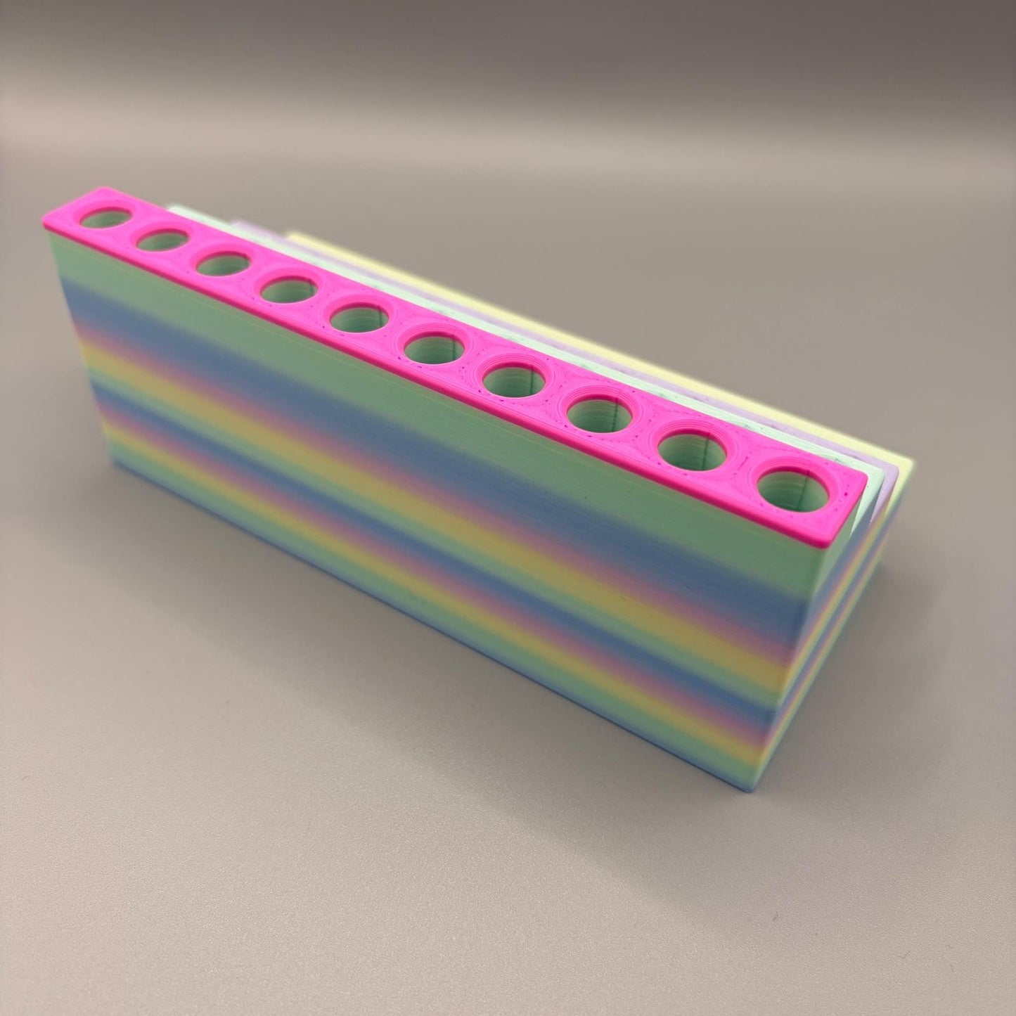 Sonderfarbe | platzsparender Stiftehalter kompatibel mit Legami Stifte | radierbare Legami Stifte | für 40 Stifte | Farbe Cake + Rosa