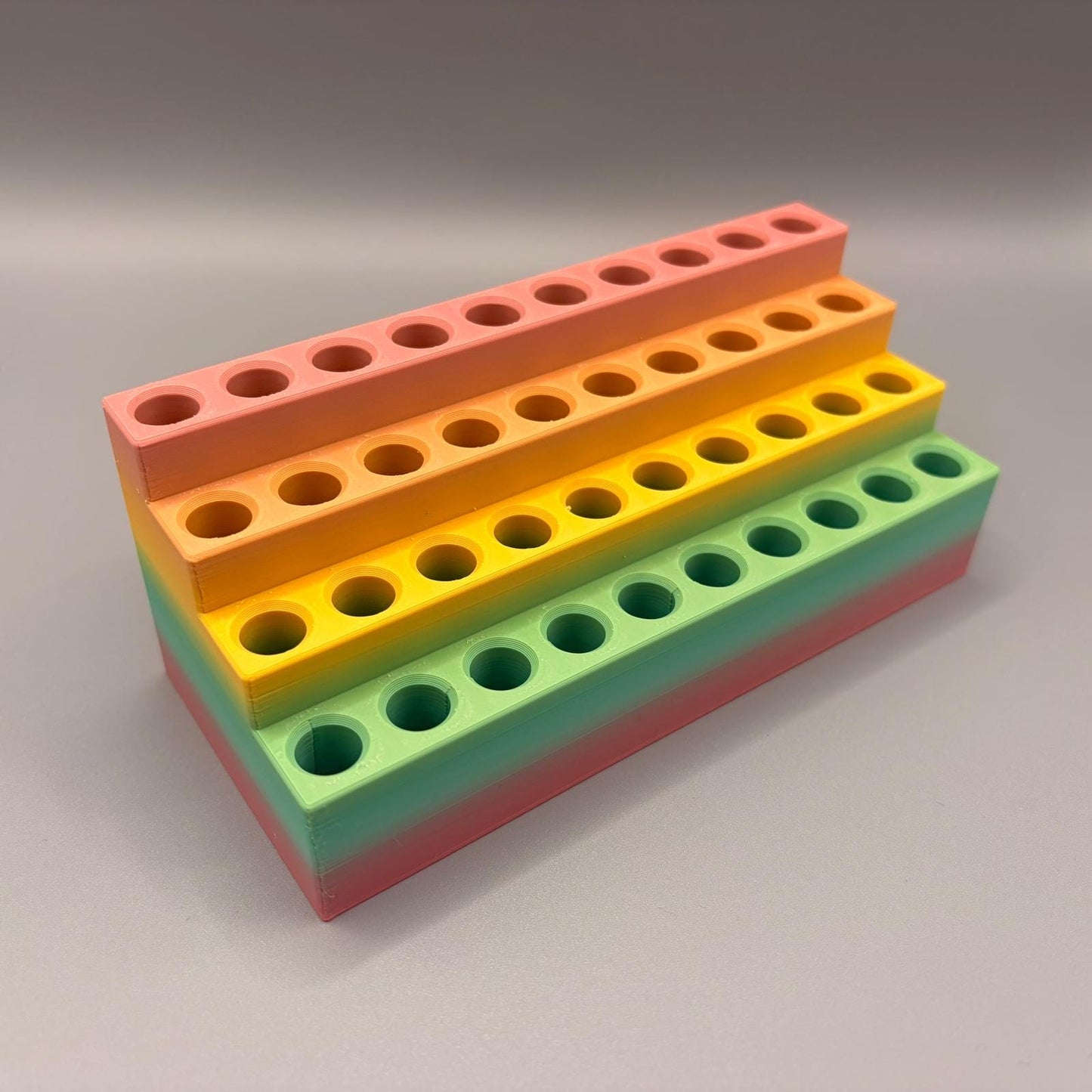 Sonderfarbe | platzsparender Stiftehalter kompatibel mit Legami Stifte | radierbare Legami Stifte | für 40 Stifte | Farbe Rainbow