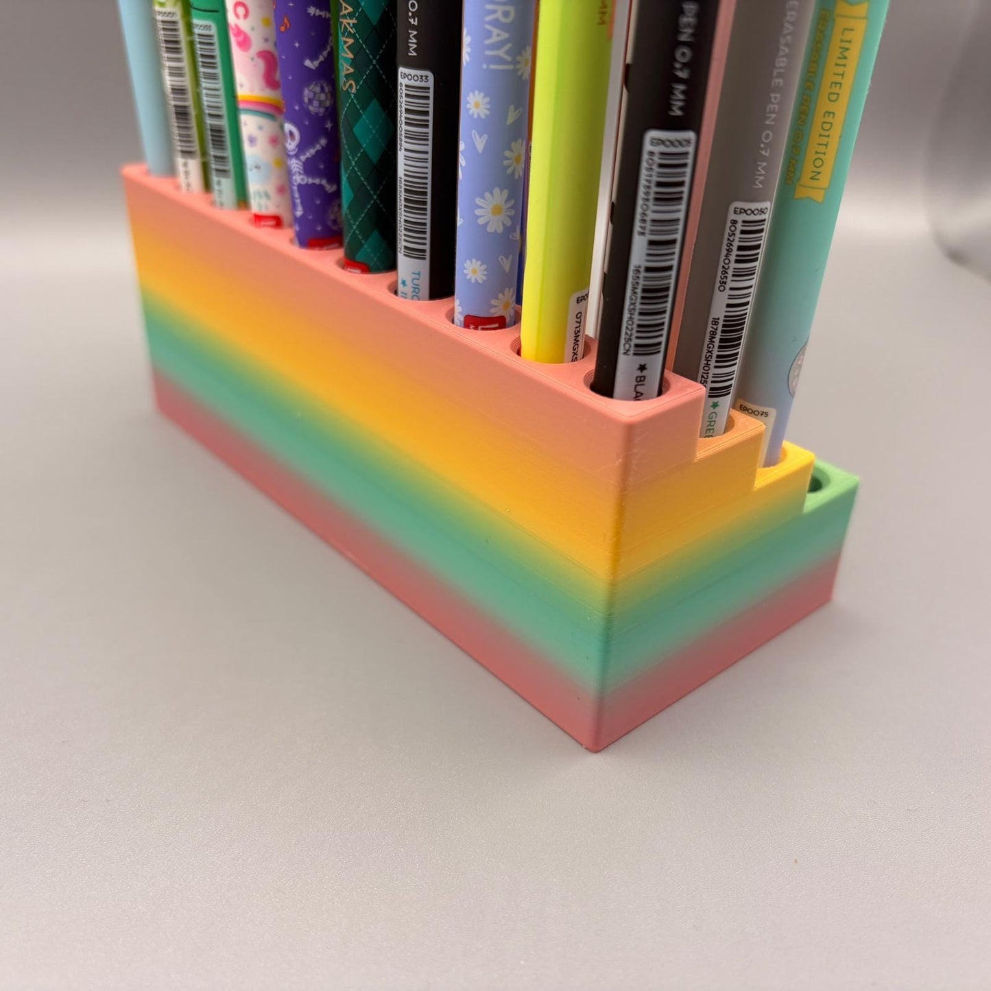Sonderfarbe | platzsparender Stiftehalter kompatibel mit Legami Stifte | radierbare Legami Stifte | für 40 Stifte | Farbe Rainbow