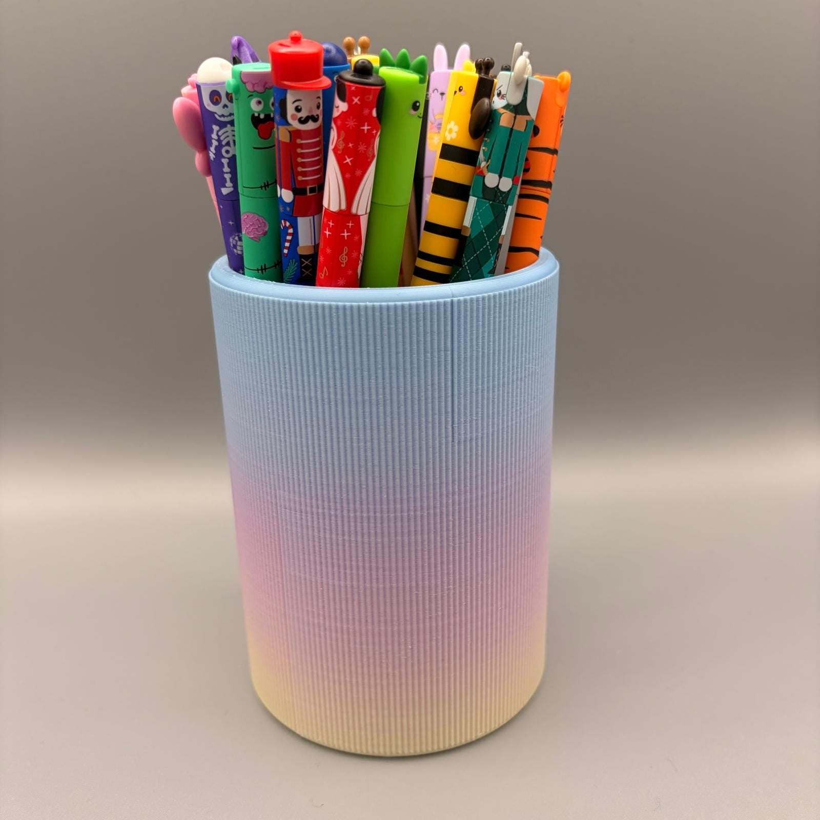 Stiftehalter Feinripp Pastell Regenbogen – Kompatibel mit Legami – Personalisierter Stiftebecher 3D Druck – Schreibtisch Organizer