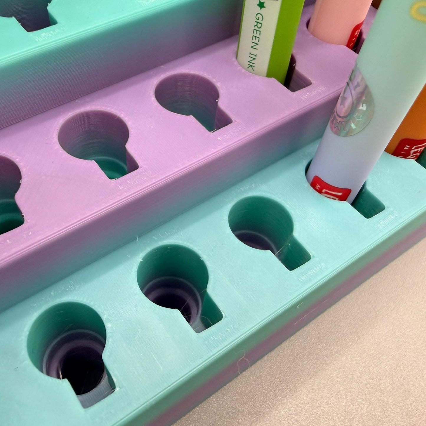 Sonderfarbe | platzsparender Stiftehalter kompatibel mit Legami Lovely Friends und radierbare Legami | verschiedene Größen | Türkis Lila