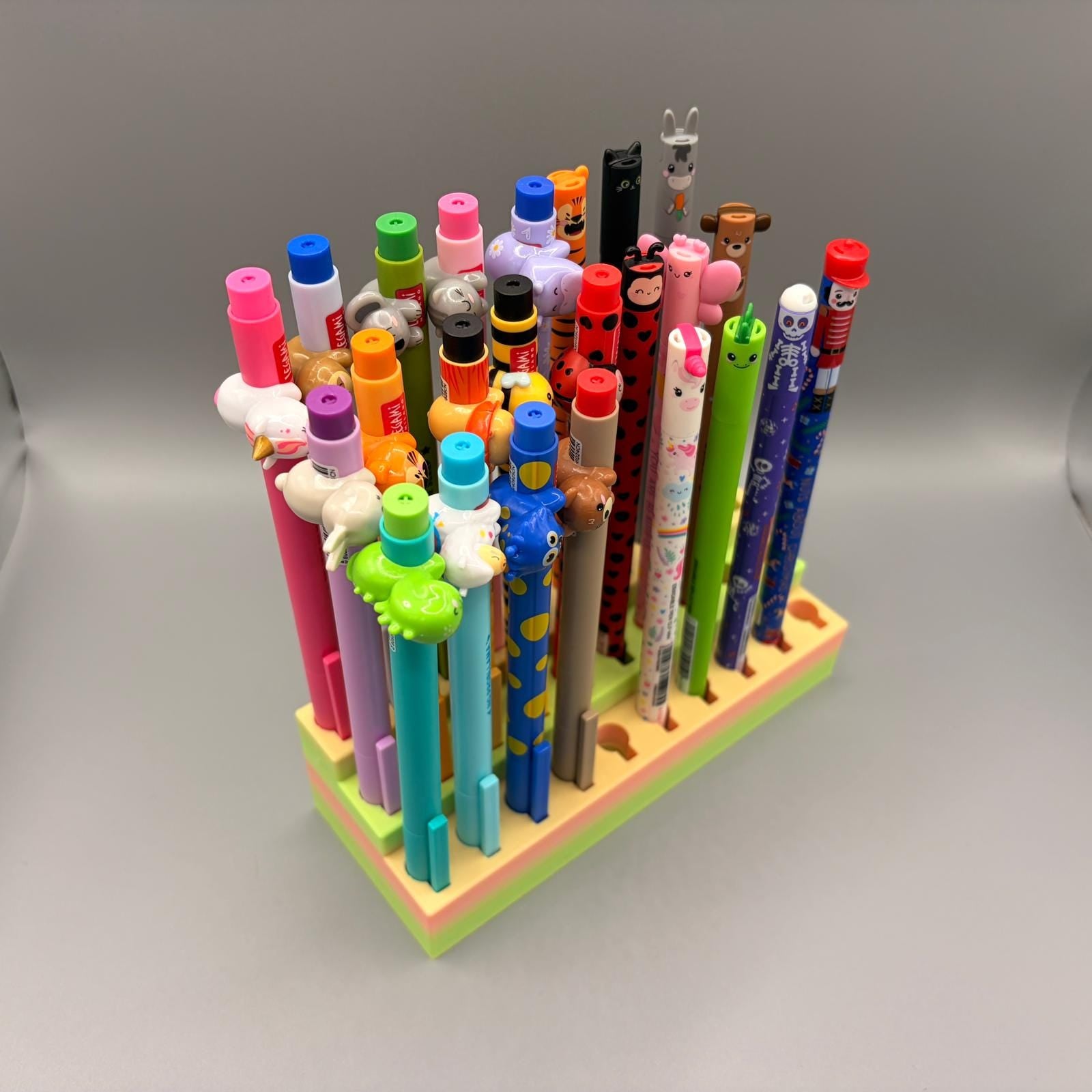 Sonderfarbe | platzsparender Stiftehalter kompatibel mit Legami Lovely Friends und radierbare Legami | verschiedene Größen | Rosa Grün